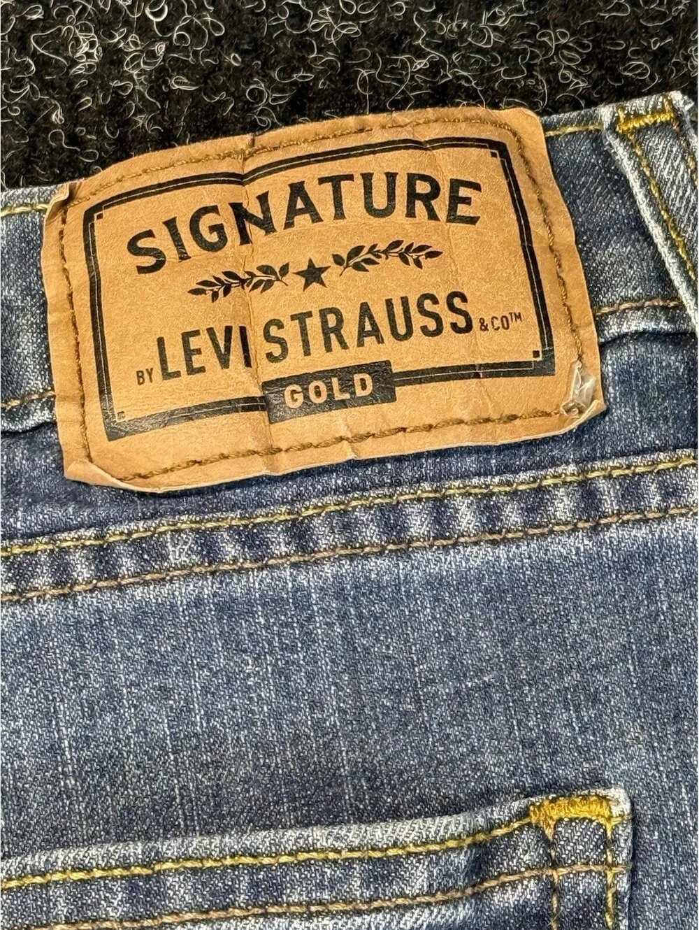 Signature by Levi Strauss & Co. Women’s Straight Mid Rise Denim Cutoff Shorts 24